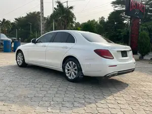 Mercedes-Benz E300 4Matic AWD Sedan (2.0L 4cyl 9A) 2017 White
