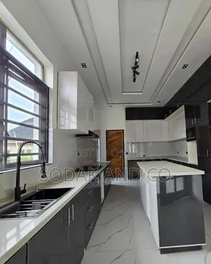 Kitchen Cabinet Build Up With Modern Style