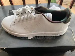 Adidas Advantage Sneakers
