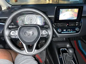 Toyota Corolla XLE 2022 White