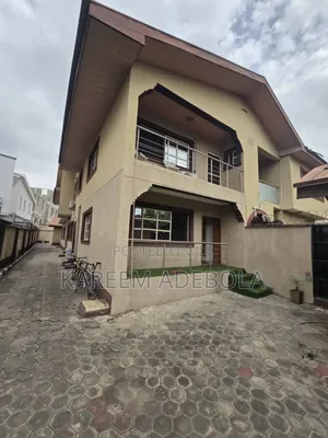 3bdrm Block of Flats in Omole Phase 2 for rent