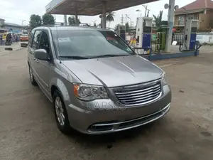 Chrysler Town&Country 2013 Gray