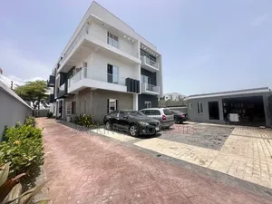 2bdrm Apartment in Chevron for rent