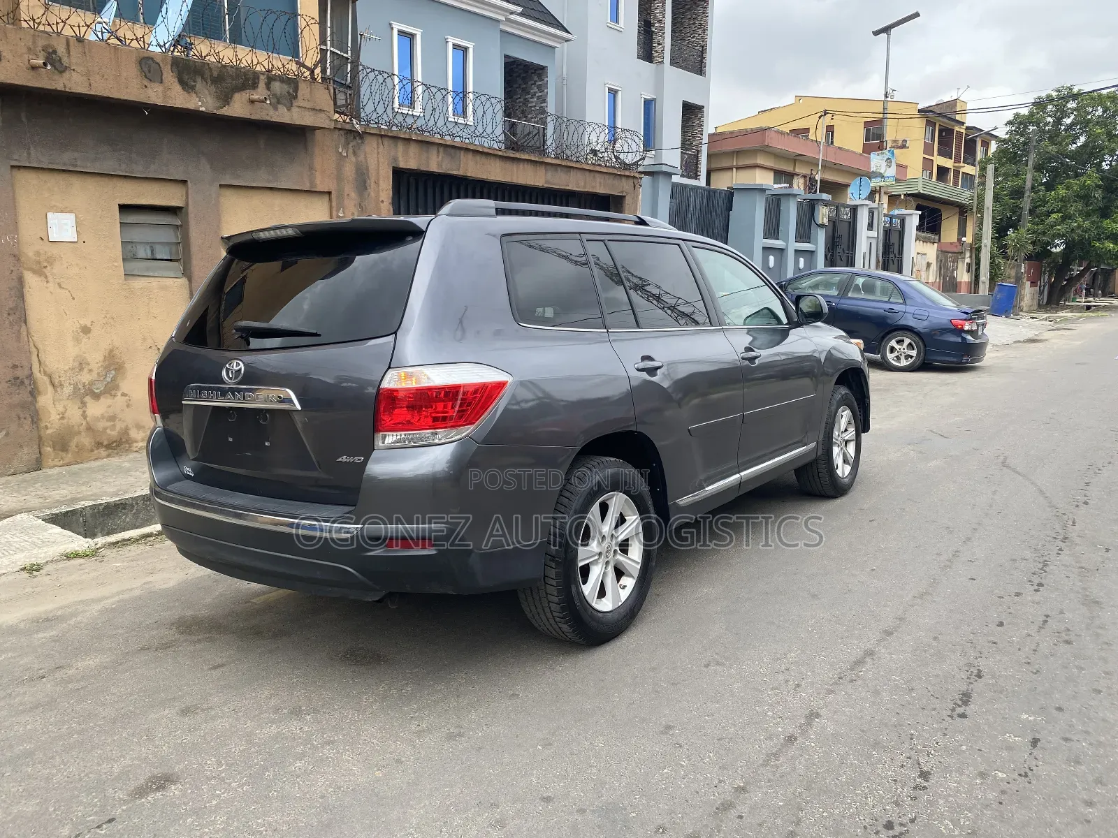Toyota Highlander SE 2011 Gray