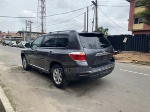 Toyota Highlander SE 2011 Gray