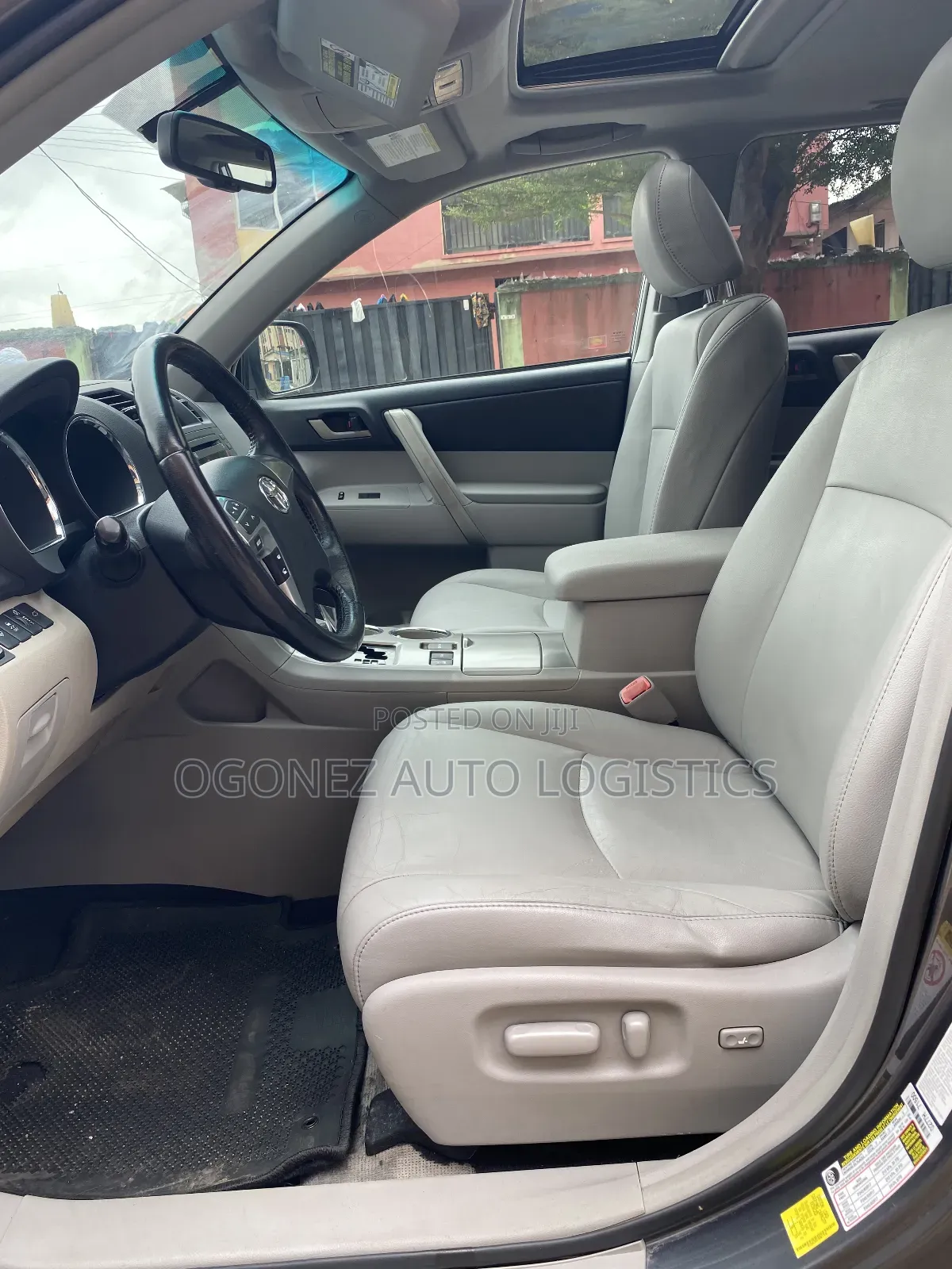 Toyota Highlander SE 2011 Gray