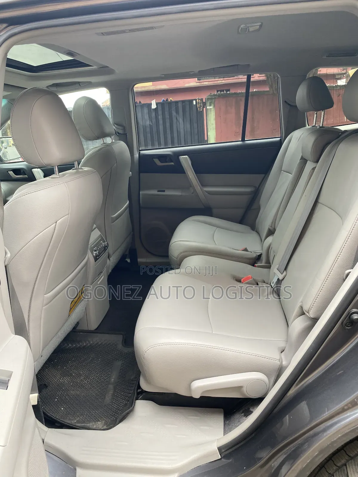 Toyota Highlander SE 2011 Gray