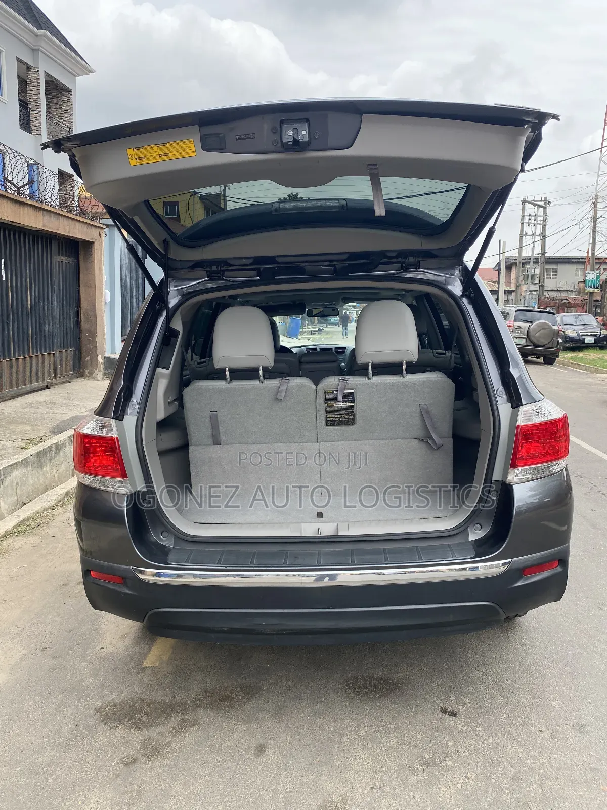 Toyota Highlander SE 2011 Gray