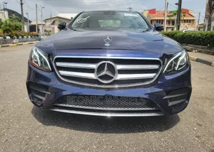 Mercedes-Benz E300 2018 Blue
