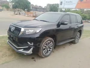 Toyota Land Cruiser 2022 Black