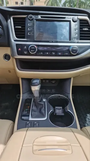 Toyota Highlander XLE 2019 White