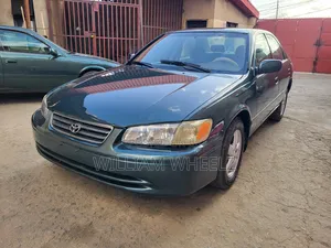 Toyota Camry LE 4dr Sedan (2.2L 4cyl 4A) 2001 Green