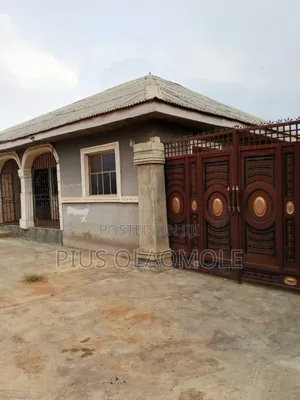 3bdrm Bungalow in Ibadan for sale
