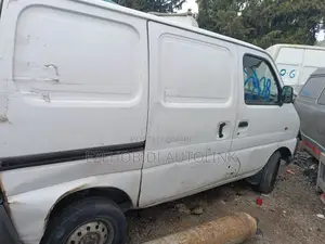 Suzuki Every 2000 White