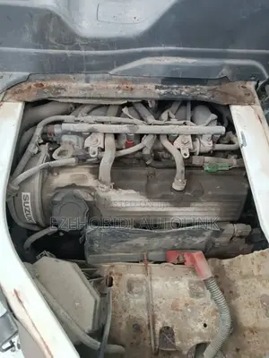 Suzuki Every 2000 White