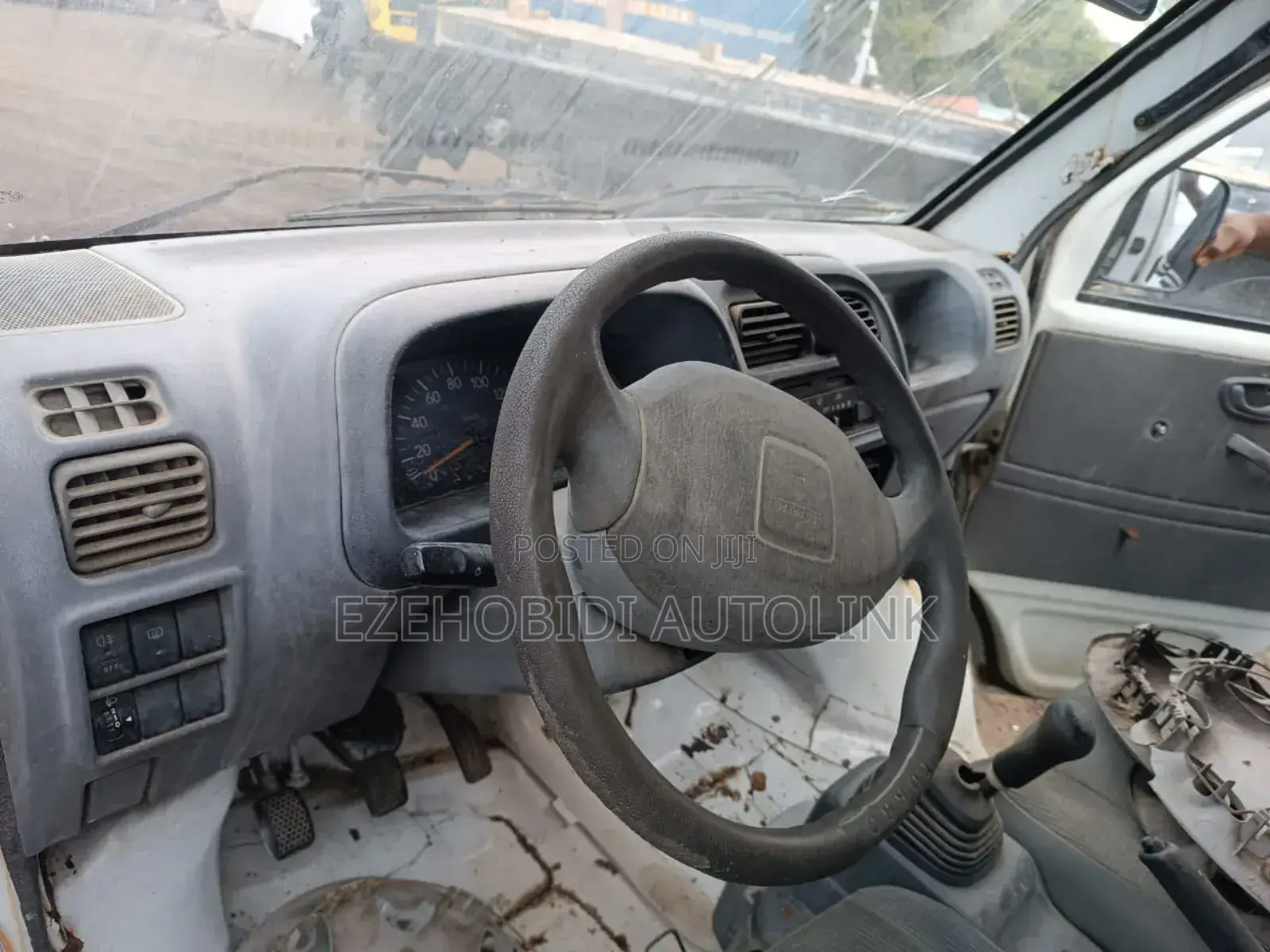 Suzuki Every 2000 White