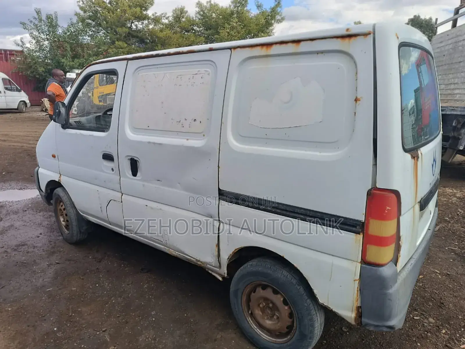 Suzuki Every 2000 White
