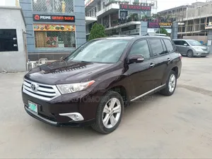 Toyota Highlander Limited 3.5l 4WD 2013 Red