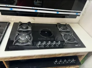 Built-in Gas Hob
4 Burners 1 Hot Plate Built-in Cooker