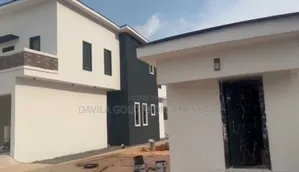 5bdrm Duplex in Benin City for sale