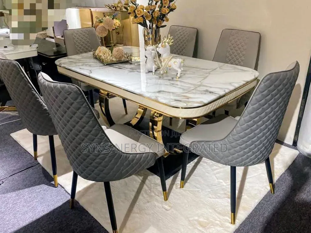 Affordable Ring Dinning Table Set