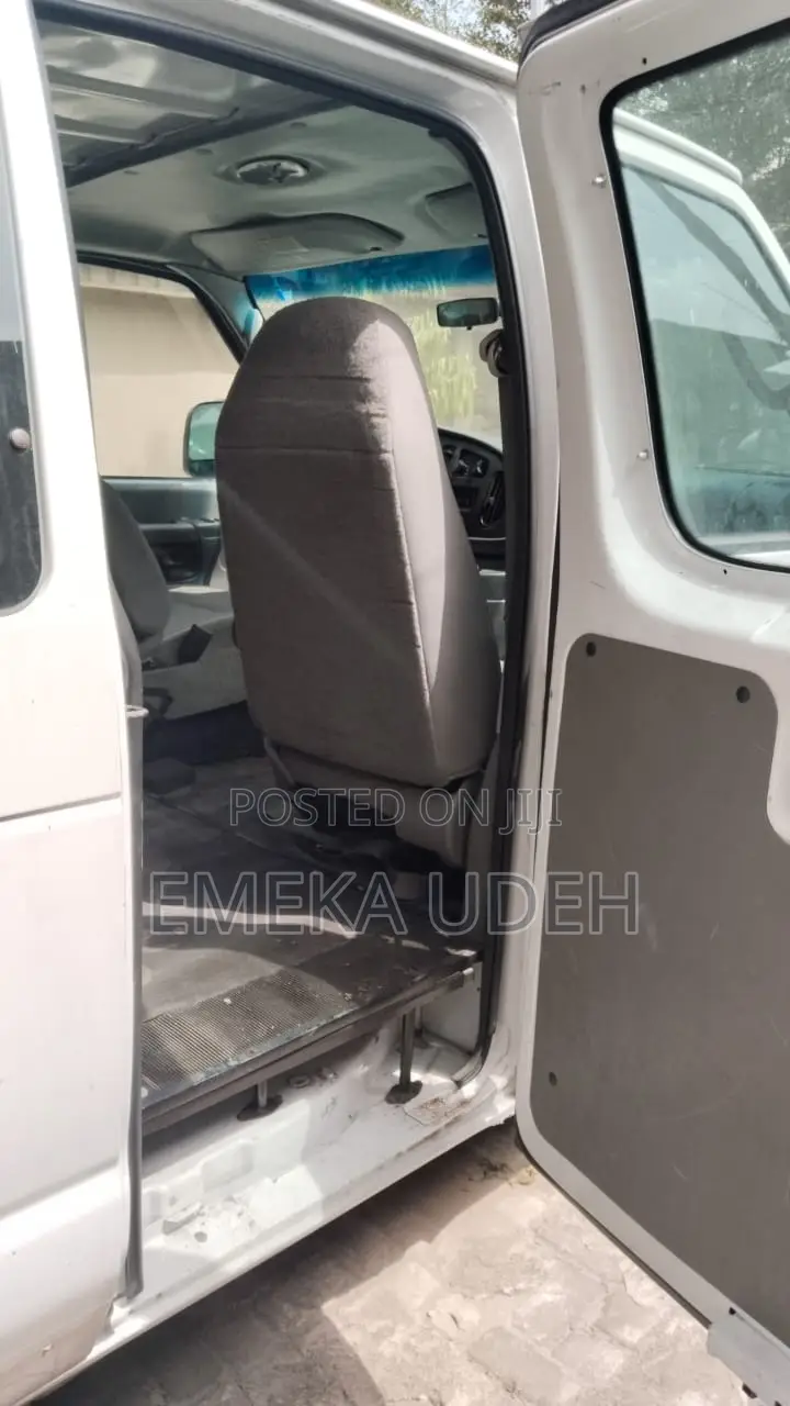 Ford E250 2005 White