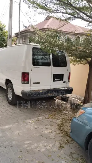Ford E250 2005 White
