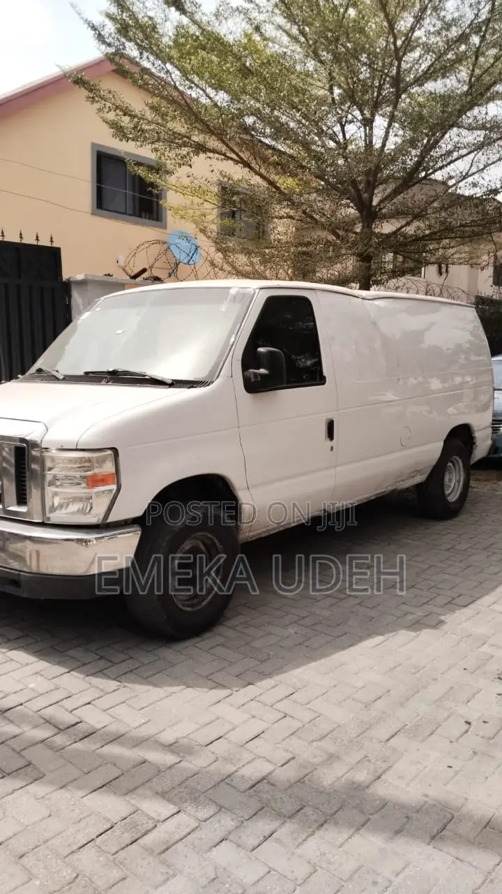 Ford E250 2005 White