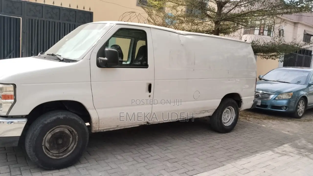 Ford E250 2005 White