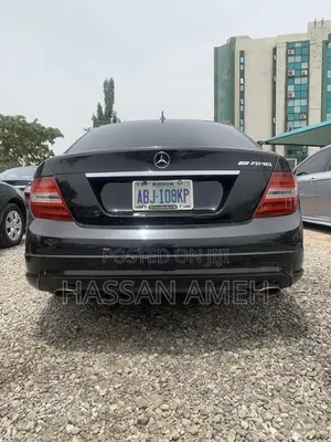 Mercedes-Benz C300 2011 Black