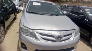 Toyota Corolla LE 4dr Sedan (1.8L 4cyl 4A) 2013 Silver