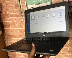 Laptop Dell Latitude 3380 4GB Intel Core i3 SSD 128GB