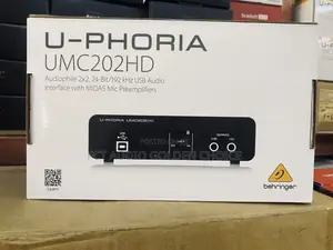 Behringer U-Phoria Umc202hd – Compact Studio Audio Interface 