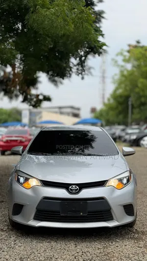Toyota Corolla LE Plus 4dr Sedan (1.8L 4cyl CVT) 2015 Silver
