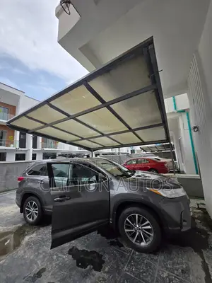 Toyota Highlander XLE 4x4 V6 (3.5L 6cyl 8A) 2018 Black