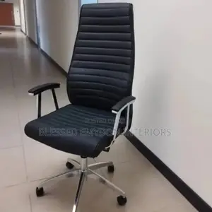 Highback Executive Cushioned Office Chair