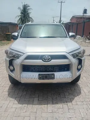 Toyota 4-Runner SR5 4dr SUV 4WD (4.0L 6cyl 5A) 2015 Silver