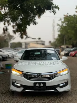 Honda Accord Touring 4dr Sedan FWD (3.5L 6cyl 6A) 2016 White
