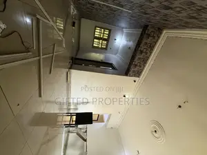 2bdrm Block of Flats in Obiwali Runuigbo, Rumuigbo for rent