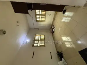 2bdrm Block of Flats in Obiwali Runuigbo, Rumuigbo for rent