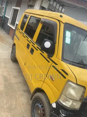 Suzuki APV Minibus 2018 Yellow
