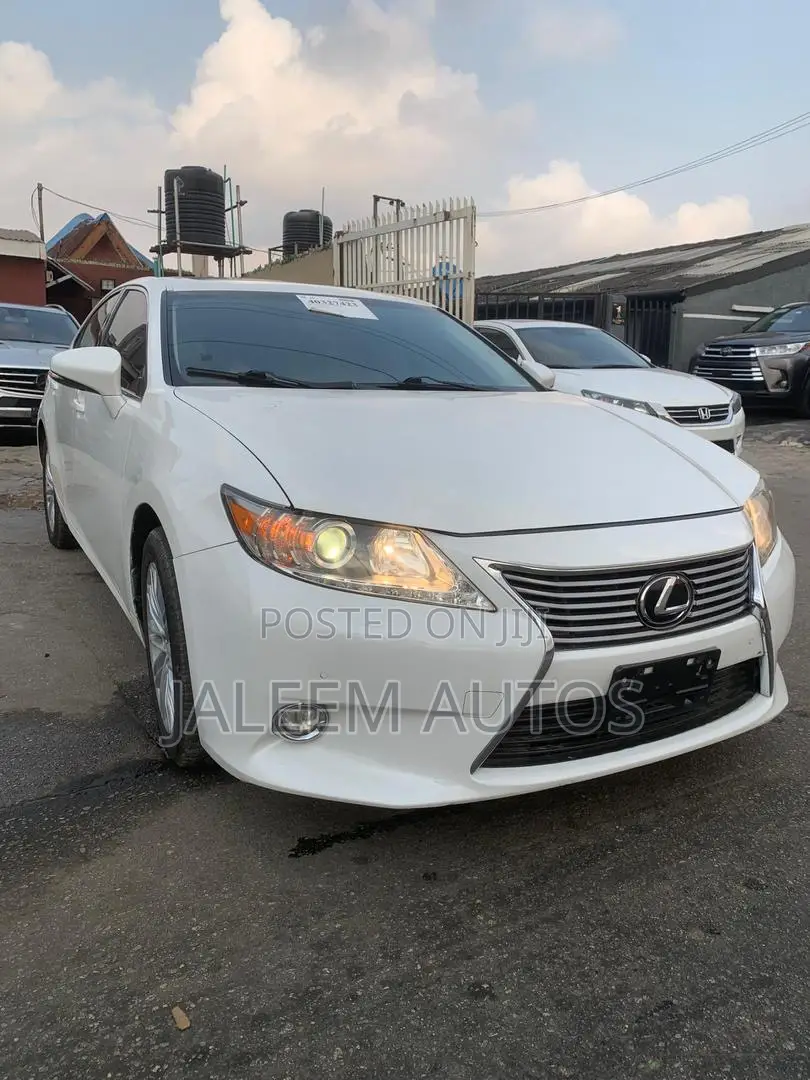 Lexus ES 350 FWD 2014 White