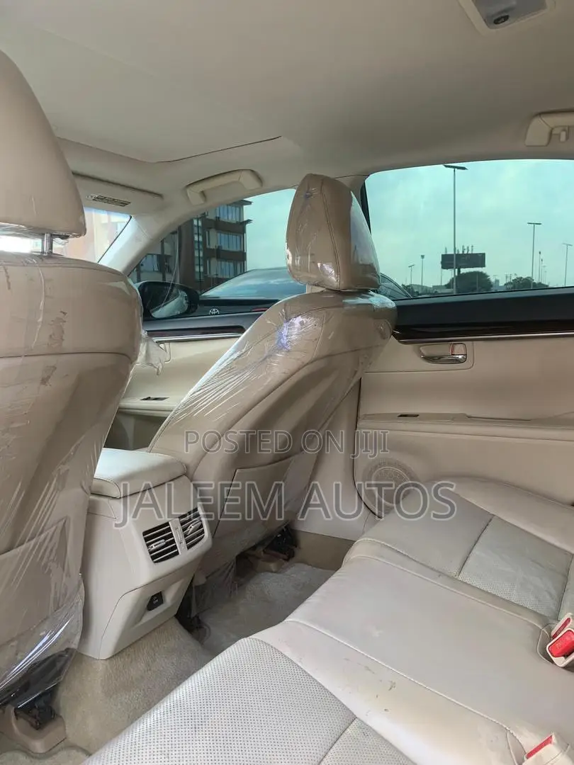 Lexus ES 350 FWD 2014 White