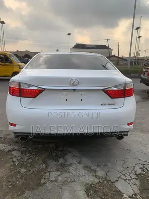 Lexus ES 350 FWD 2014 White