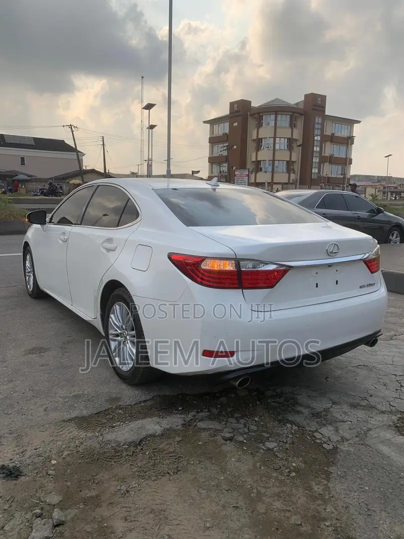 Lexus ES 350 FWD 2014 White