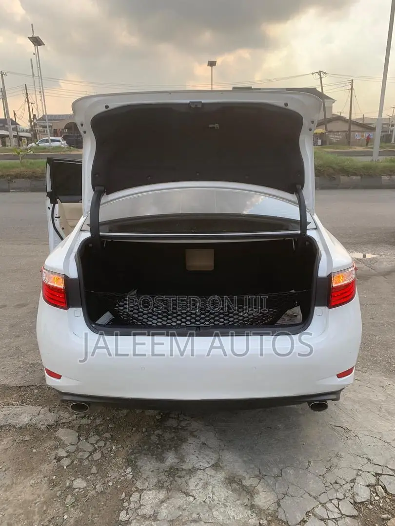 Lexus ES 350 FWD 2014 White