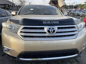 Toyota Highlander Limited 2012 Gold