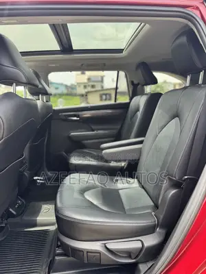 Toyota Highlander Platinum 2021 Red