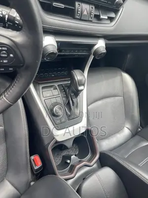 Toyota RAV4 Limited AWD 2020 White