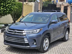 Toyota Highlander Limited 4x2 V6 (3.5L 6cyl 8A) 2018 Blue